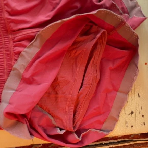 Lululemon shorts 4 - Picture 2 of 3